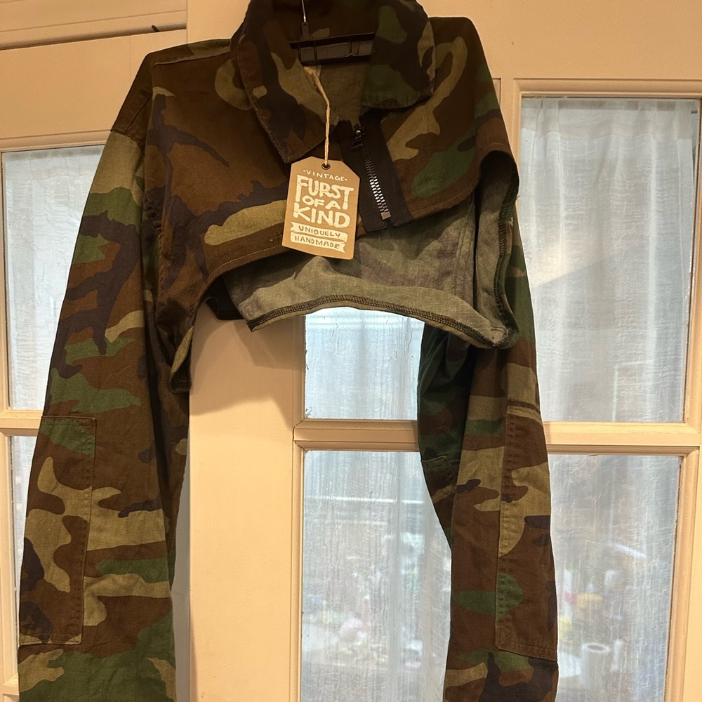 New with Tag Military Crop Jacket Size Small